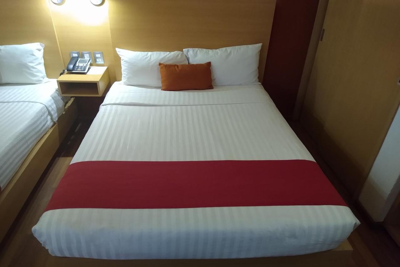 Hotel Villa Del Sol Expo Γκουανταλαχάρα Εξωτερικό φωτογραφία