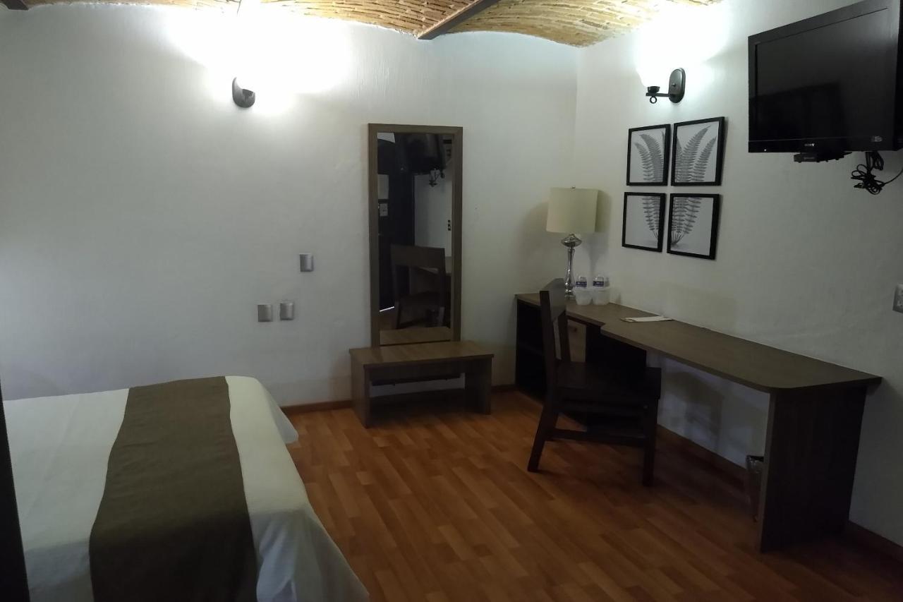 Hotel Villa Del Sol Expo Γκουανταλαχάρα Εξωτερικό φωτογραφία