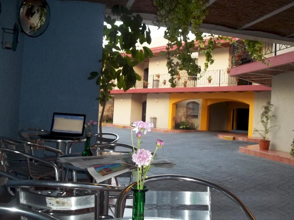 Hotel Villa Del Sol Expo Γκουανταλαχάρα Εξωτερικό φωτογραφία