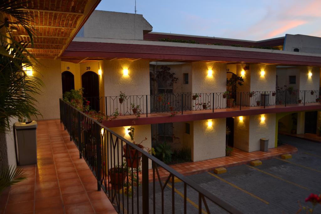 Hotel Villa Del Sol Expo Γκουανταλαχάρα Εξωτερικό φωτογραφία