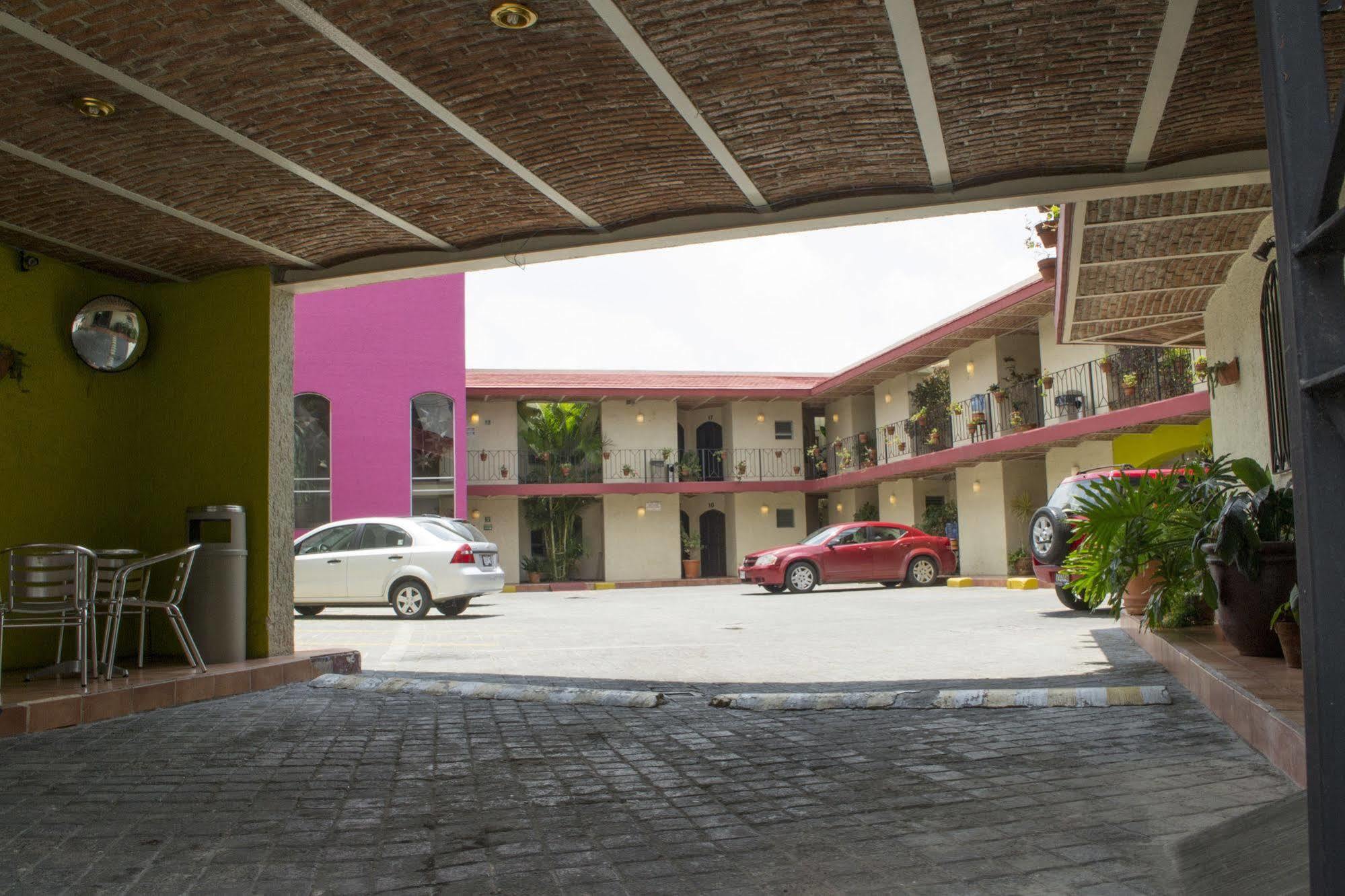 Hotel Villa Del Sol Expo Γκουανταλαχάρα Εξωτερικό φωτογραφία