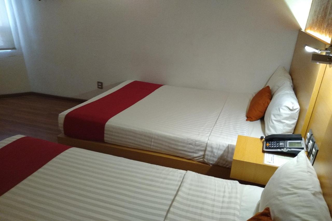 Hotel Villa Del Sol Expo Γκουανταλαχάρα Εξωτερικό φωτογραφία