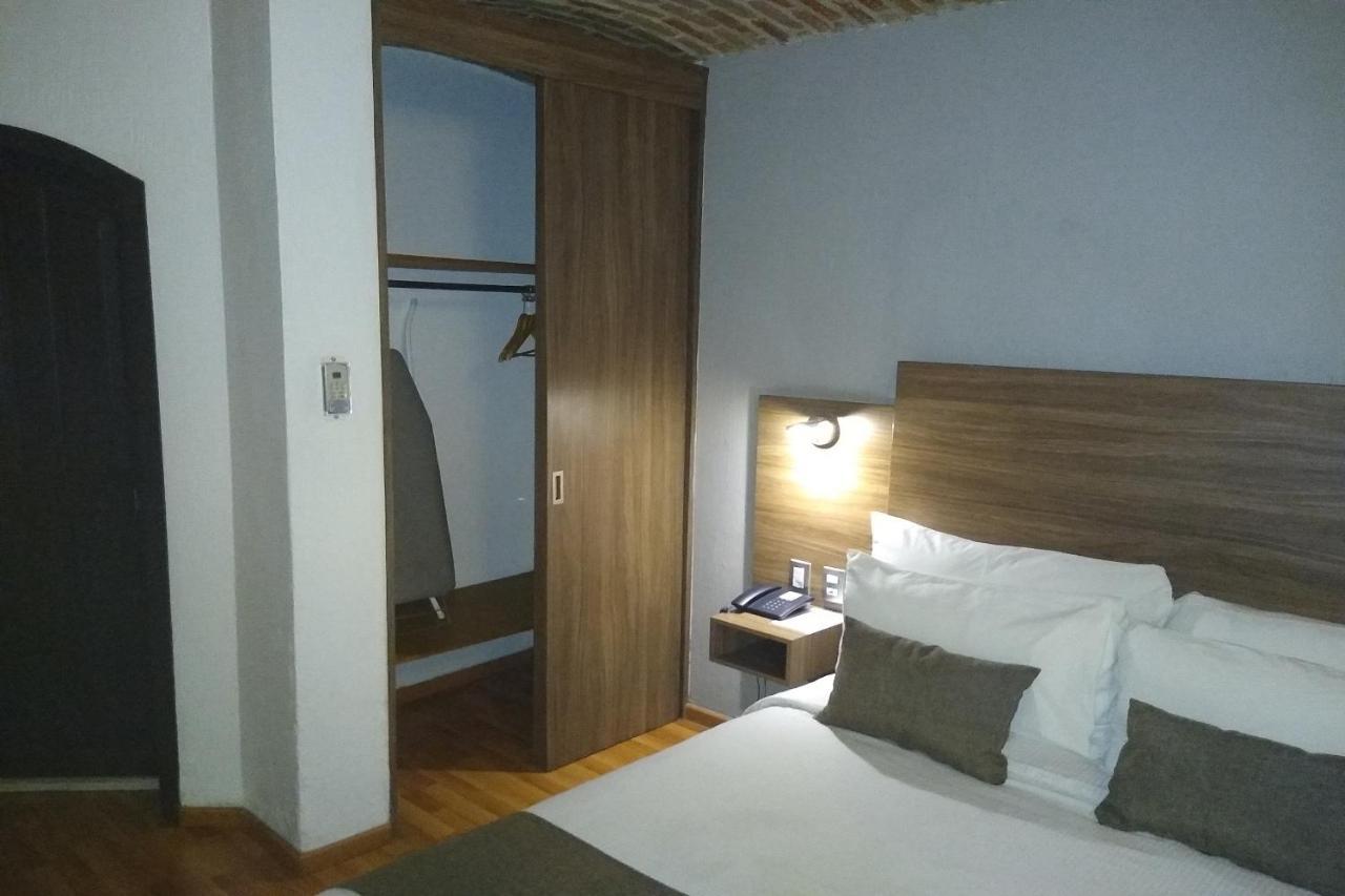 Hotel Villa Del Sol Expo Γκουανταλαχάρα Εξωτερικό φωτογραφία