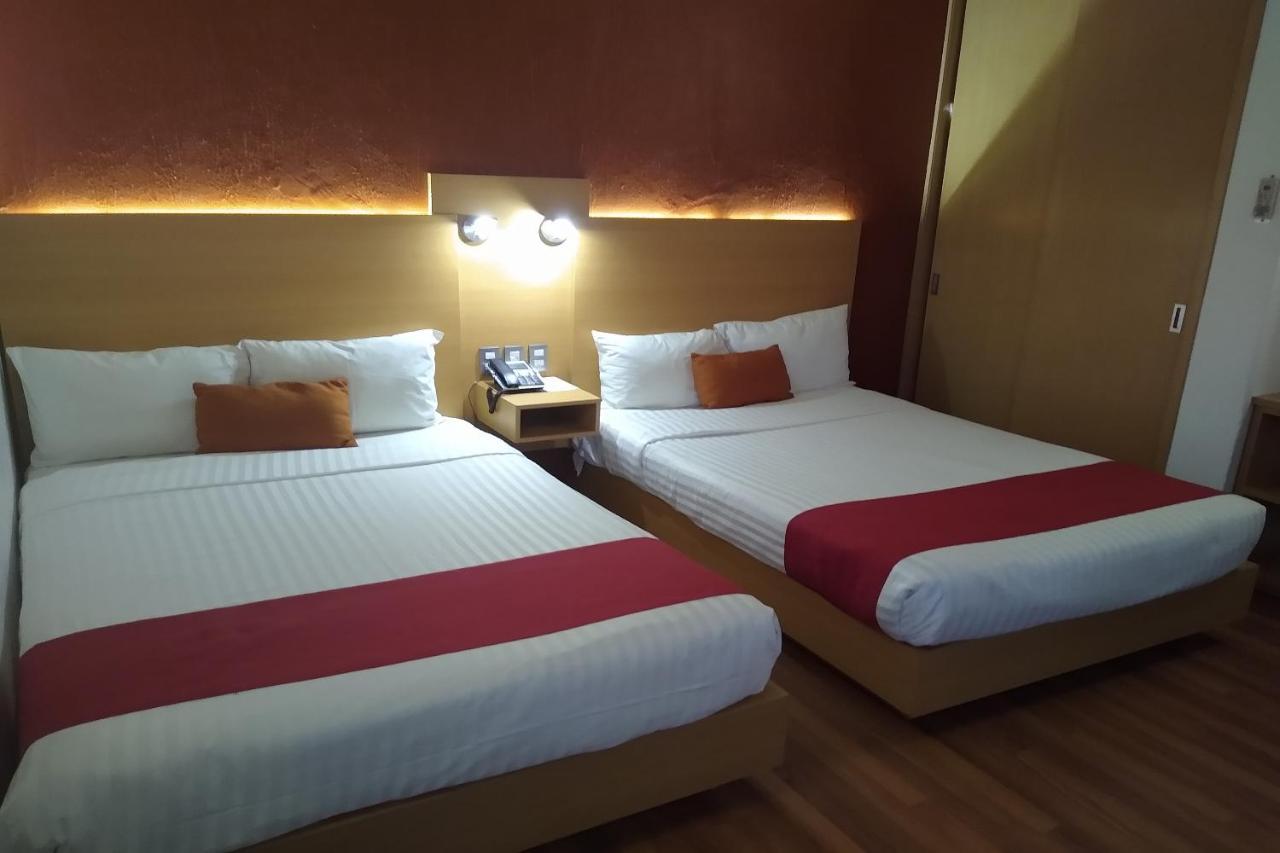 Hotel Villa Del Sol Expo Γκουανταλαχάρα Εξωτερικό φωτογραφία